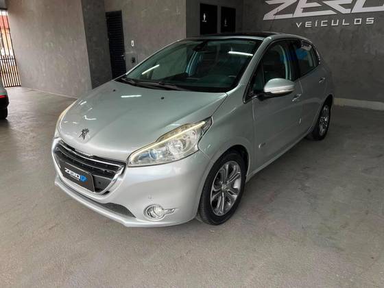 PEUGEOT 208 1.6 GRIFFE 16V FLEX 4P AUTOMÁTICO PEUGEOT 208 1.6 GRIFFE 16V FLEX 4P AUTOMÁTICO